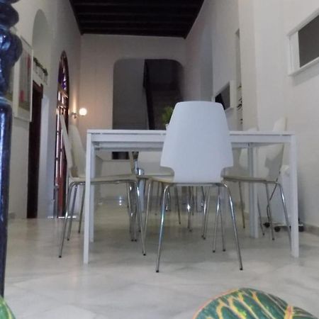 Residencia Viriato Albergue Sevilla Exterior foto